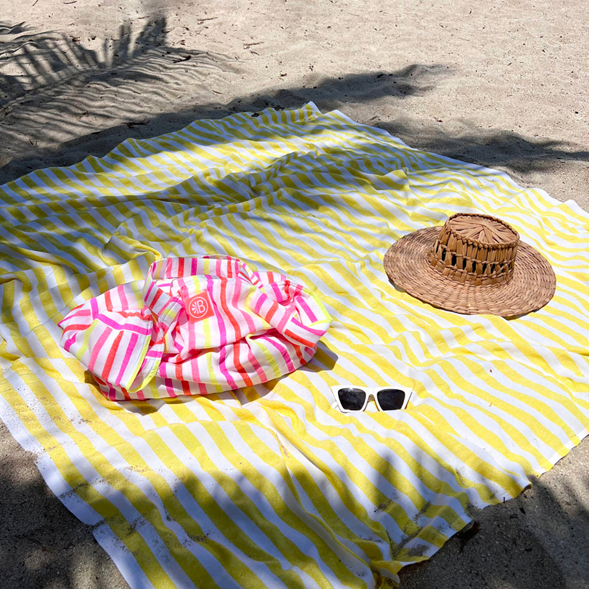 Las Bayadas LA OLIVIA – toalla de playa XL 200 × 200 cm – fotografía de ambiente 1