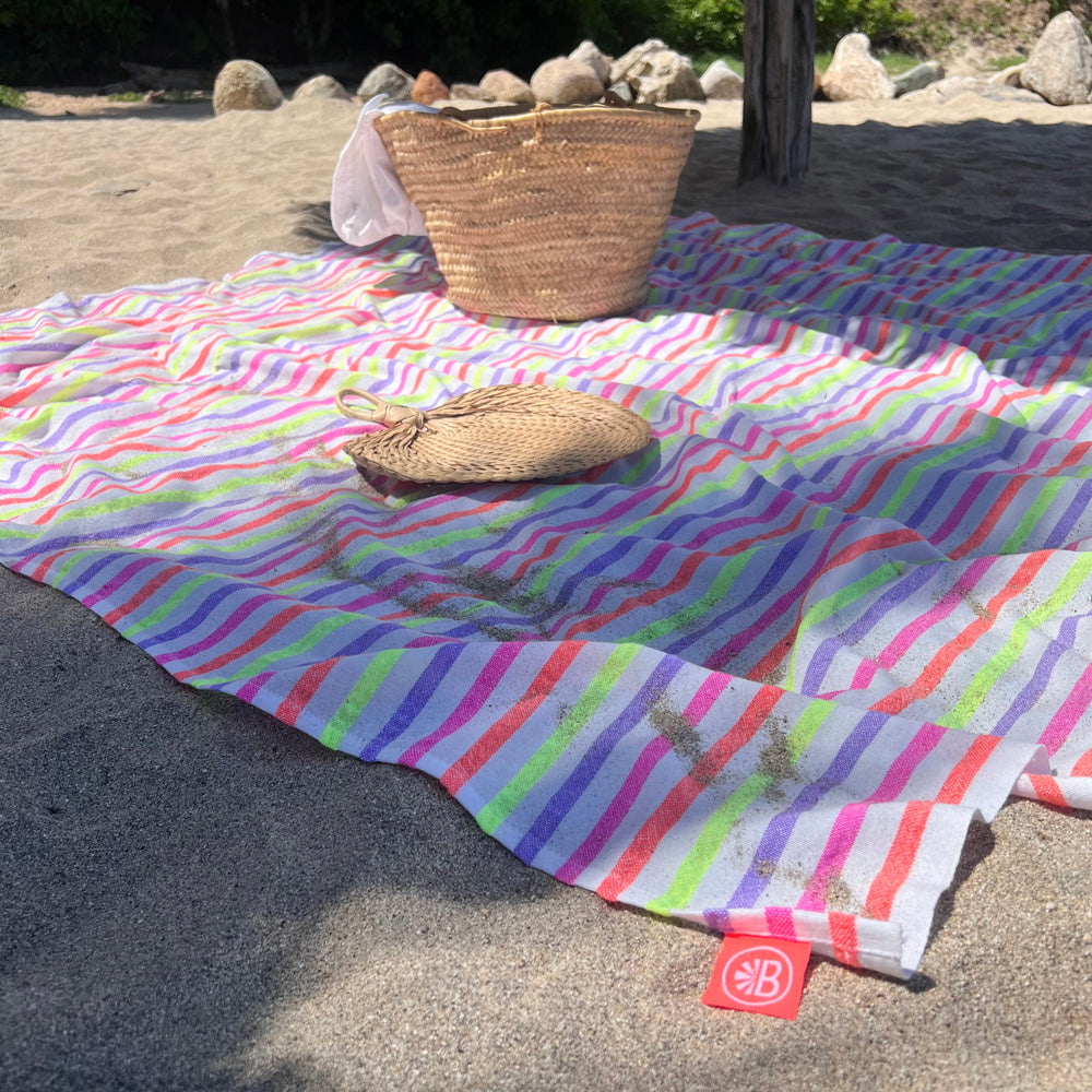 Las Bayadas LA TERESA – toalla de playa XL 200 × 200 cm – fotografía de ambiente 1